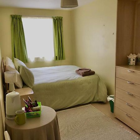 Rowan Close Whitchurch  Екстериор снимка