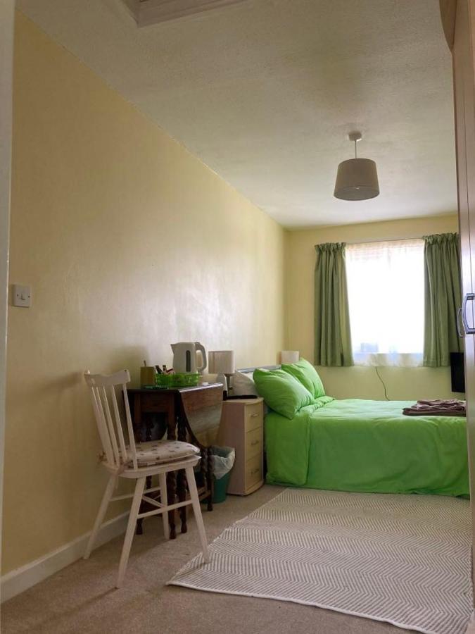Rowan Close Whitchurch  Екстериор снимка